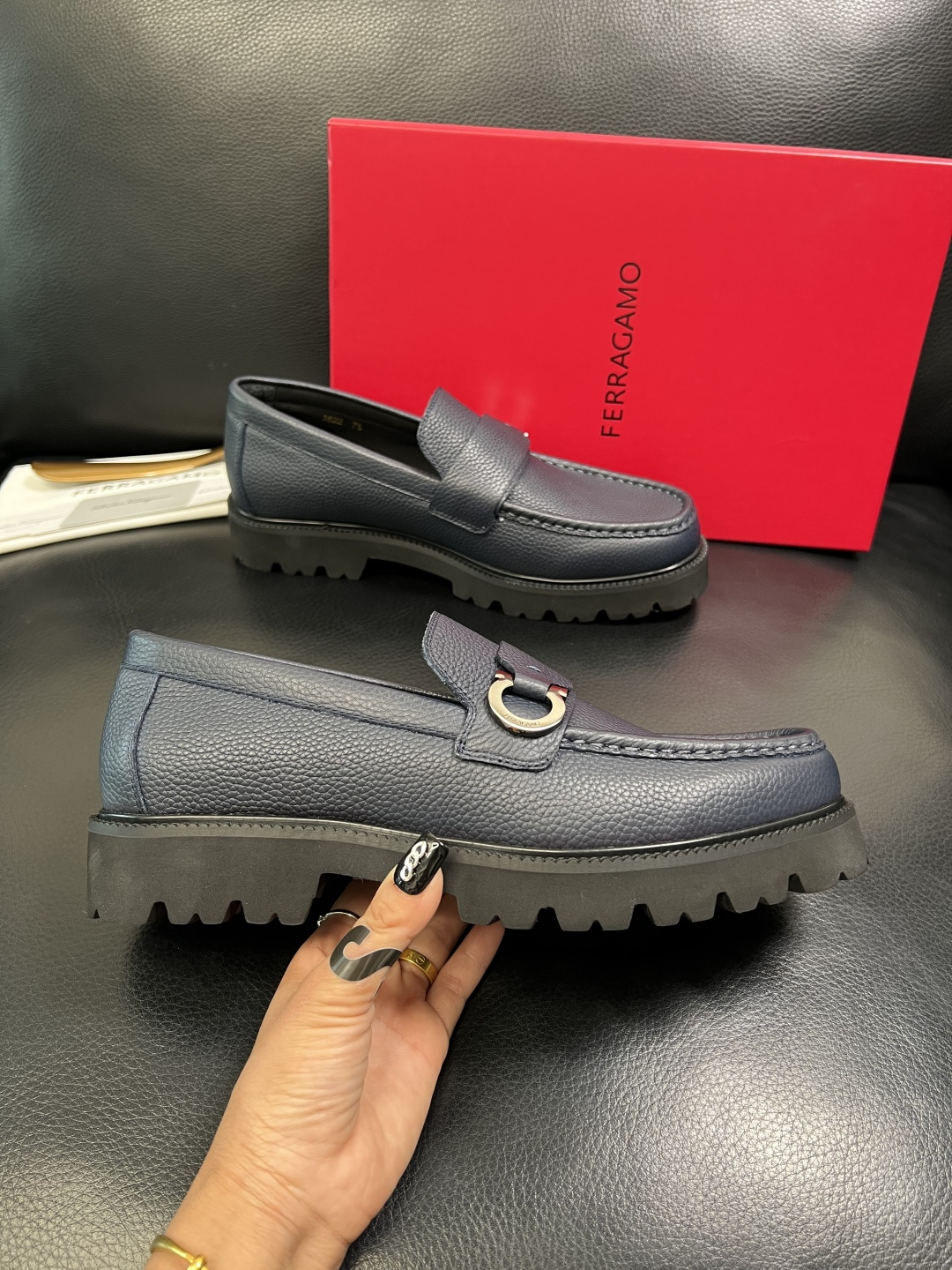 Ferragamo 高品质 顶级工艺品 菲拉格慕 专柜同步发售原厂配置，意大利进口原版牛皮，进口水染牛里