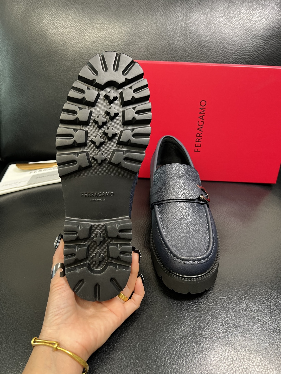 Ferragamo 高品质 顶级工艺品 菲拉格慕 专柜同步发售原厂配置，意大利进口原版牛皮，进口水染牛里