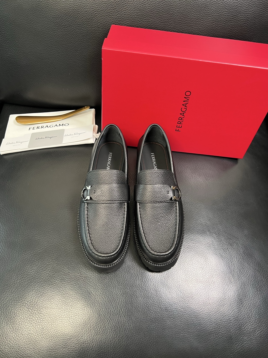 Ferragamo 高品质 顶级工艺品 菲拉格慕 专柜同步发售原厂配置，意大利进口原版牛皮，进口水染牛里