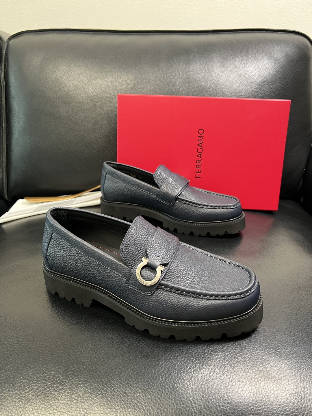 Ferragamo 高品质 顶级工艺品 菲拉格慕 专柜同步发售原厂配置，意大利进口原版牛皮，进口水染牛里