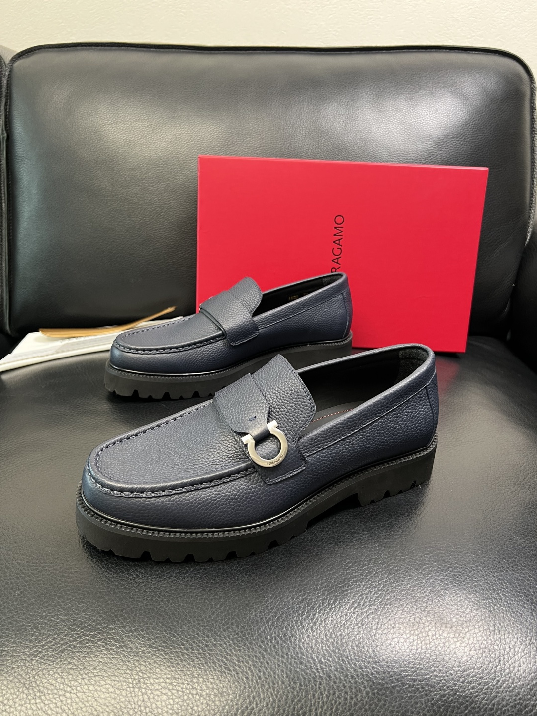 Ferragamo 高品质 顶级工艺品 菲拉格慕 专柜同步发售原厂配置，意大利进口原版牛皮，进口水染牛里