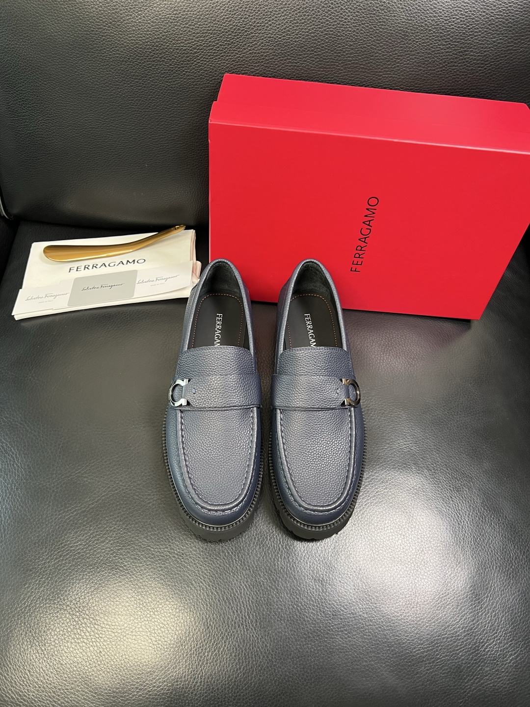 Ferragamo 高品质 顶级工艺品 菲拉格慕 专柜同步发售原厂配置，意大利进口原版牛皮，进口水染牛里