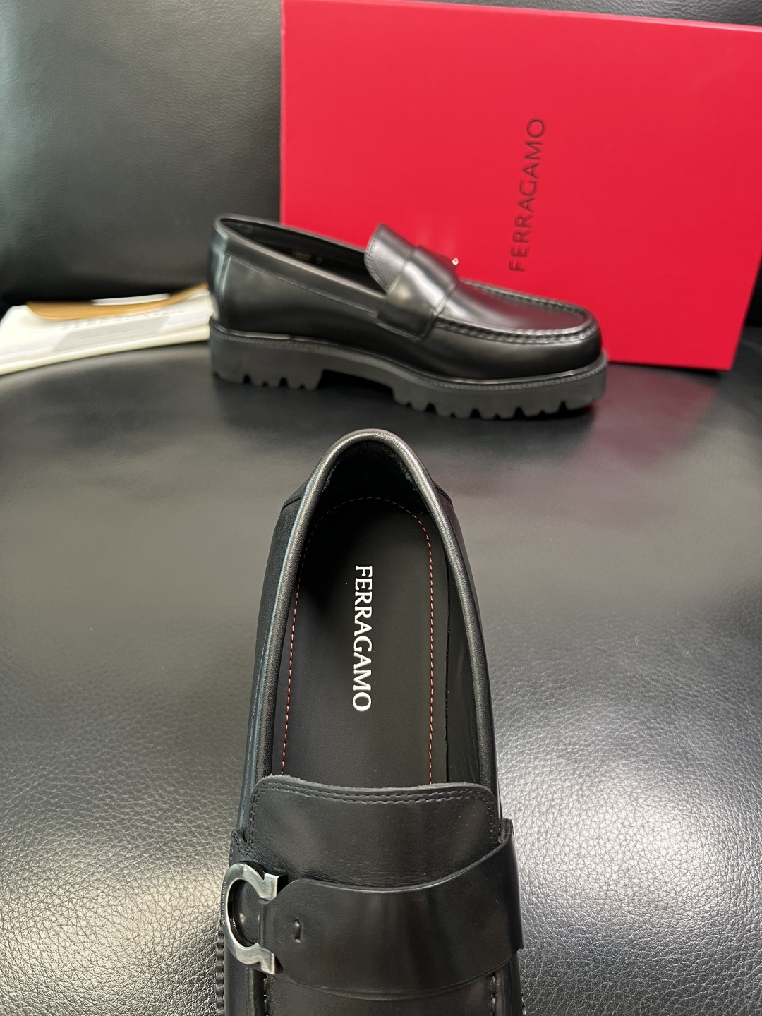 Ferragamo 高品质 顶级工艺品 菲拉格慕 专柜同步发售原厂配置，意大利进口原版牛皮，进口水染牛里