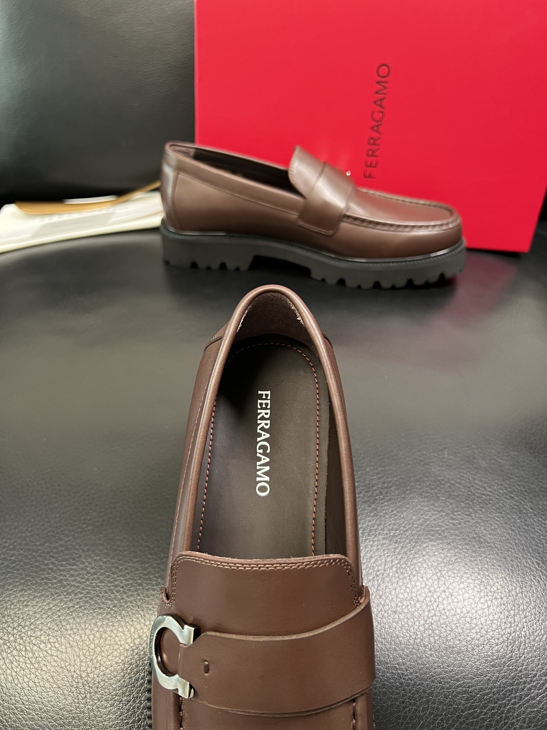 Ferragamo 高品质 顶级工艺品 菲拉格慕 专柜同步发售原厂配置，意大利进口原版牛皮，进口水染牛里