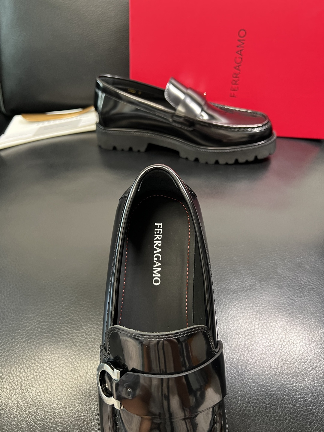 Ferragamo 高品质 顶级工艺品 菲拉格慕 专柜同步发售原厂配置，意大利进口原版牛皮，进口水染牛里