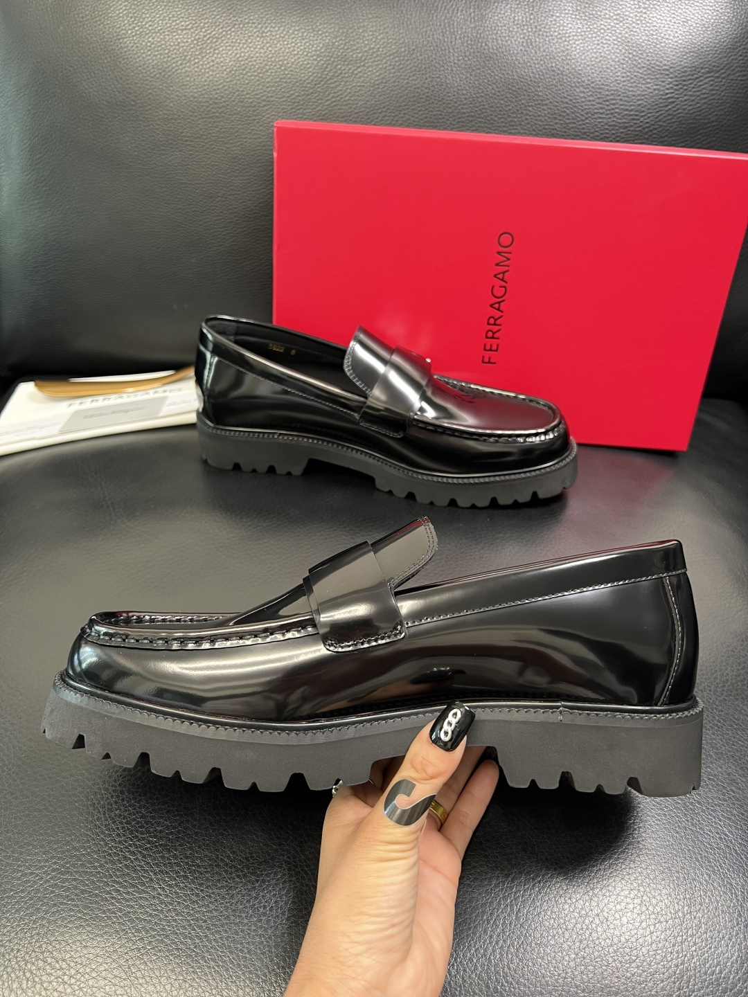 Ferragamo 高品质 顶级工艺品 菲拉格慕 专柜同步发售原厂配置，意大利进口原版牛皮，进口水染牛里