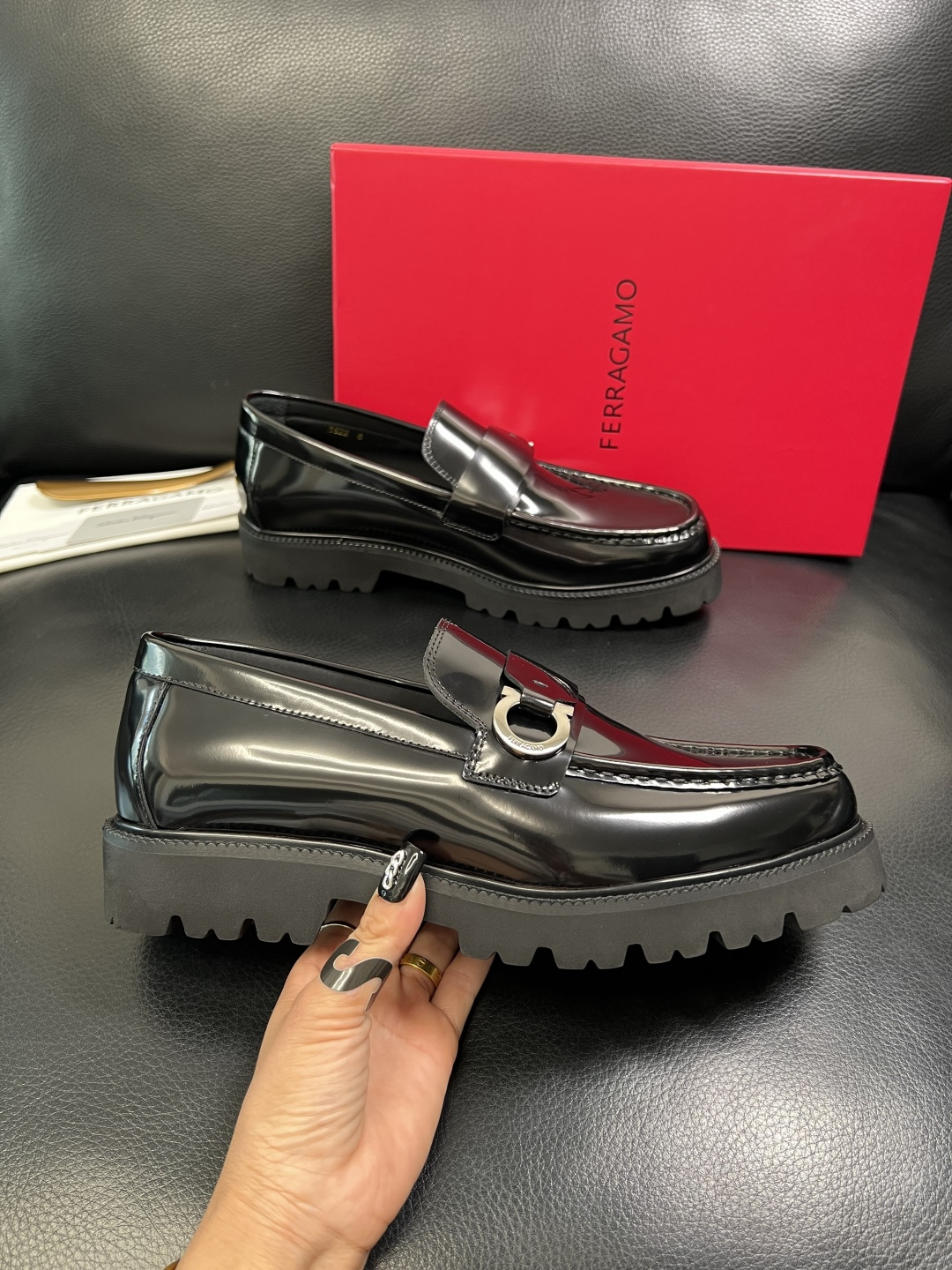 Ferragamo 高品质 顶级工艺品 菲拉格慕 专柜同步发售原厂配置，意大利进口原版牛皮，进口水染牛里