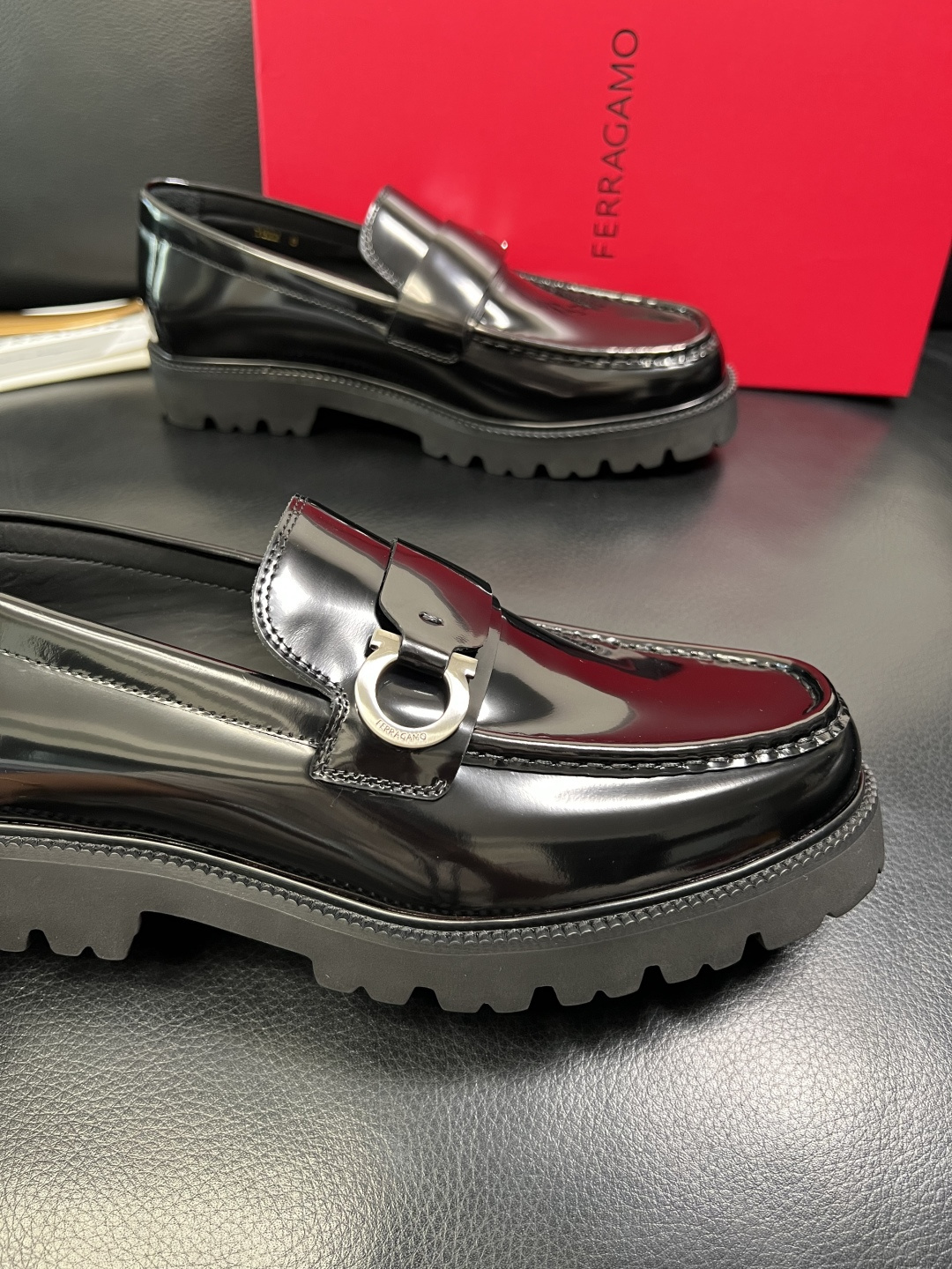 Ferragamo 高品质 顶级工艺品 菲拉格慕 专柜同步发售原厂配置，意大利进口原版牛皮，进口水染牛里