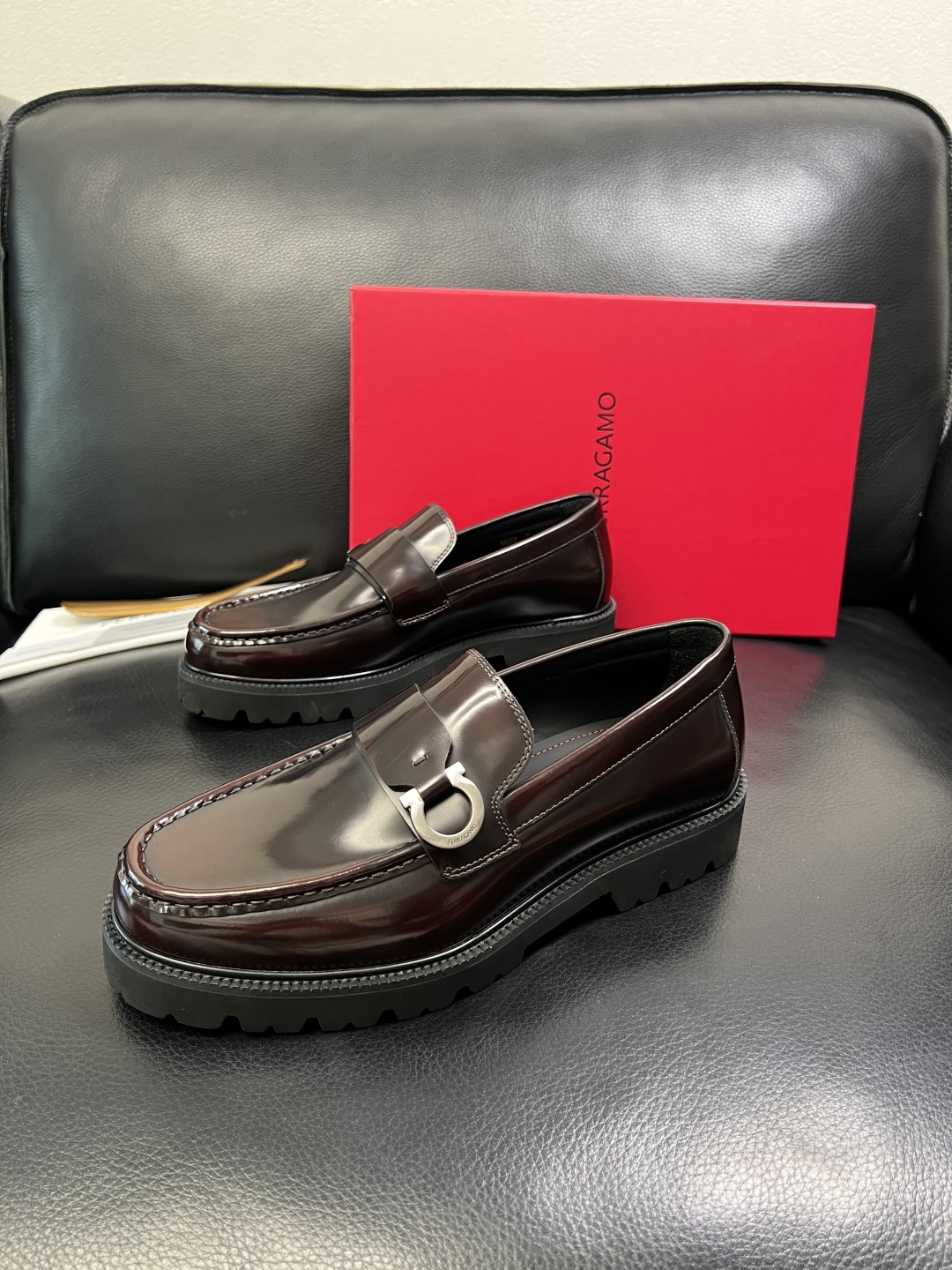 Ferragamo 高品质 顶级工艺品 菲拉格慕 专柜同步发售原厂配置，意大利进口原版牛皮，进口水染牛里