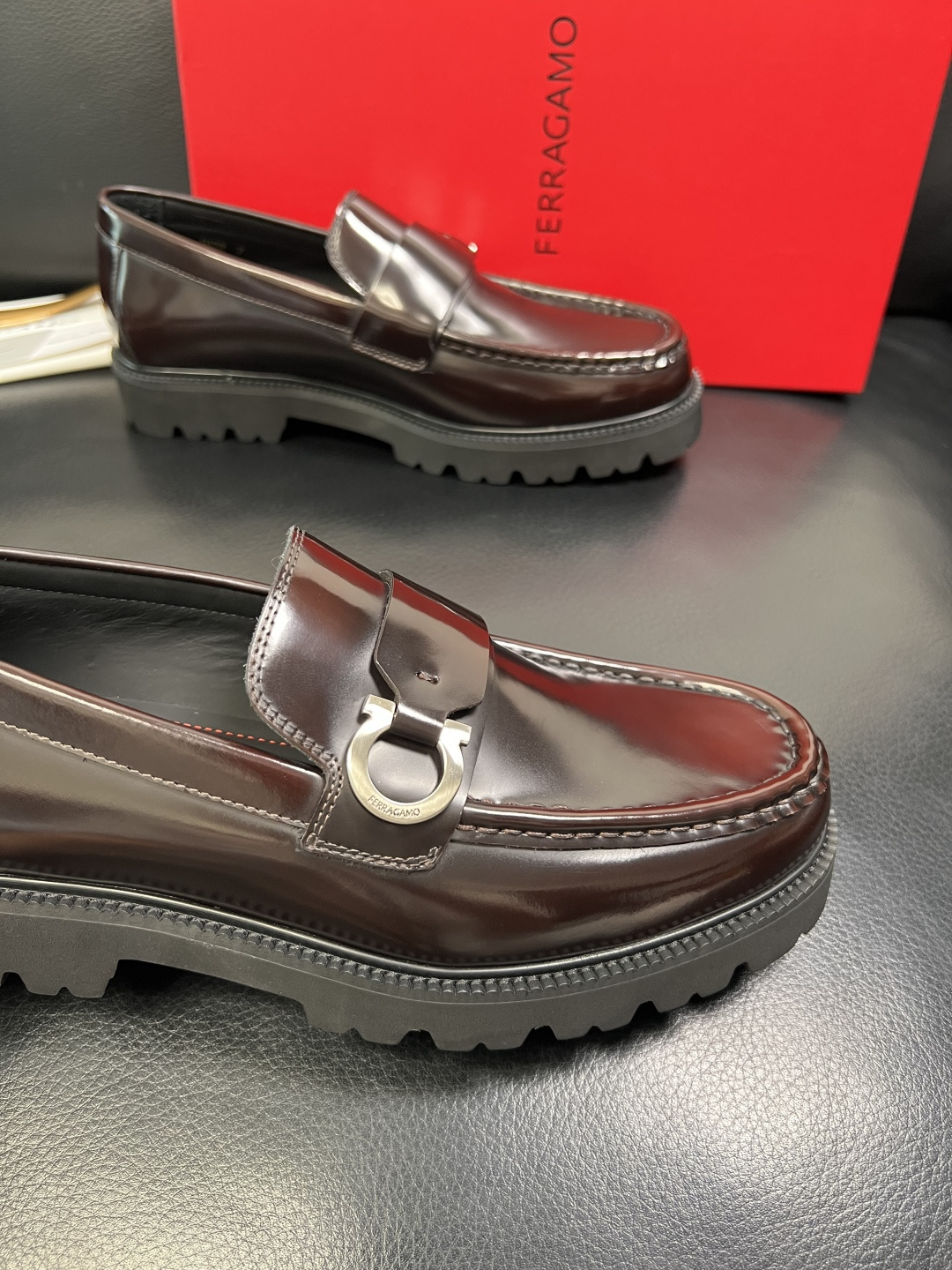 Ferragamo 高品质 顶级工艺品 菲拉格慕 专柜同步发售原厂配置，意大利进口原版牛皮，进口水染牛里