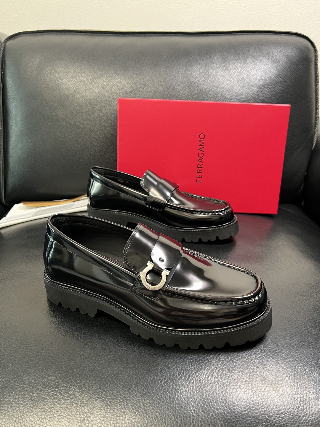 Ferragamo 高品质 顶级工艺品 菲拉格慕 专柜同步发售原厂配置，意大利进口原版牛皮，进口水染牛里