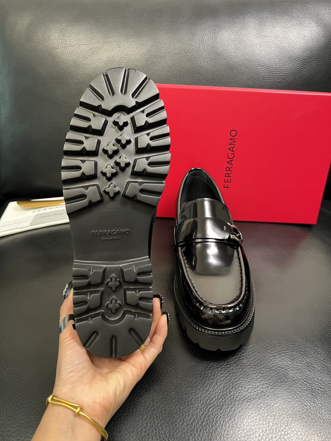 Ferragamo 高品质 顶级工艺品 菲拉格慕 专柜同步发售原厂配置，意大利进口原版牛皮，进口水染牛里