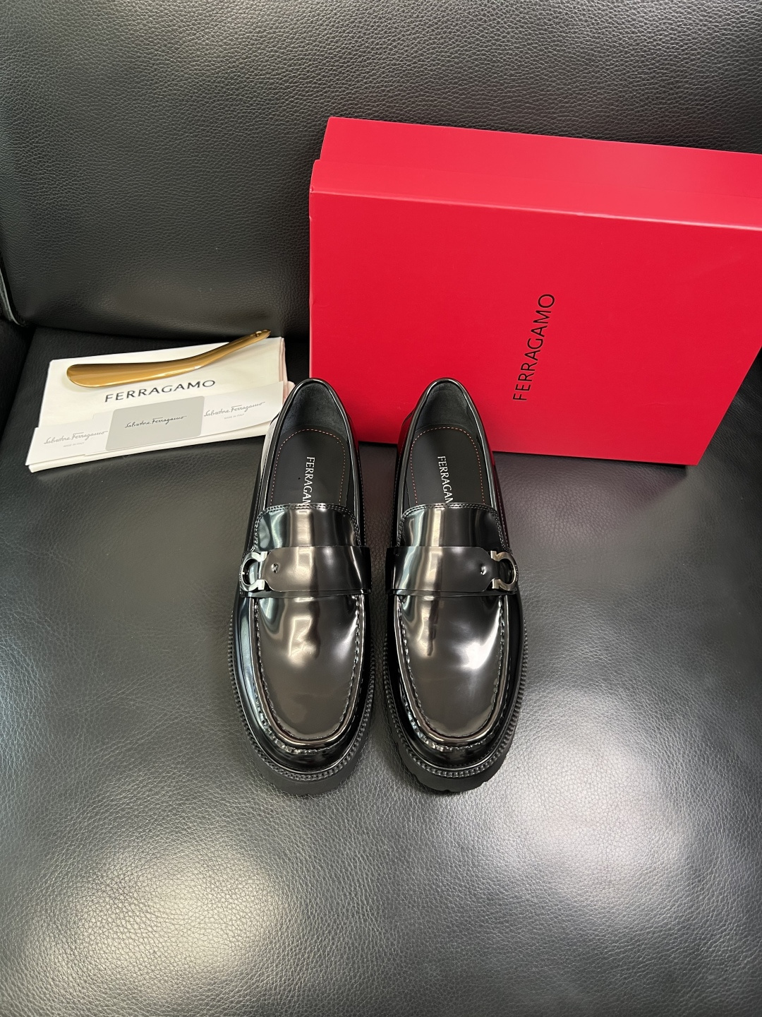 Ferragamo 高品质 顶级工艺品 菲拉格慕 专柜同步发售原厂配置，意大利进口原版牛皮，进口水染牛里