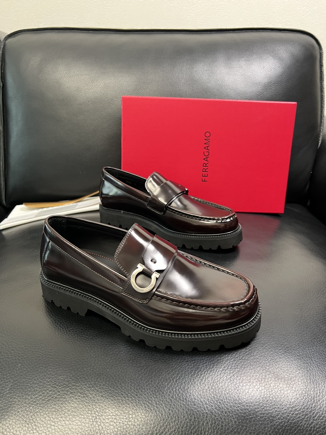 Ferragamo 高品质 顶级工艺品 菲拉格慕 专柜同步发售原厂配置，意大利进口原版牛皮，进口水染牛里