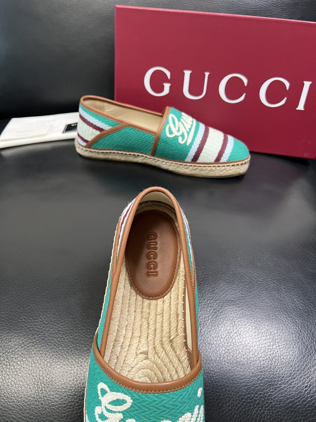 Gucci 高品质 顶级工艺品 古奇 专柜新款原厂配置，意大利进口牛皮面料，进口牛皮内里垫，透气舒适，鞋