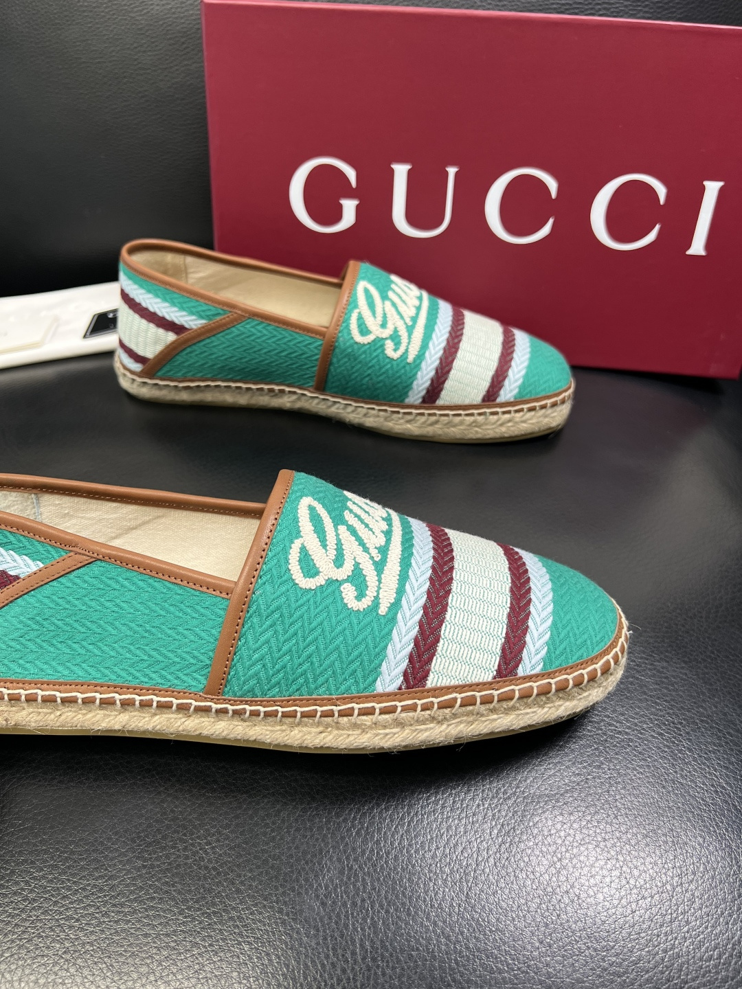 Gucci 高品质 顶级工艺品 古奇 专柜新款原厂配置，意大利进口牛皮面料，进口牛皮内里垫，透气舒适，鞋