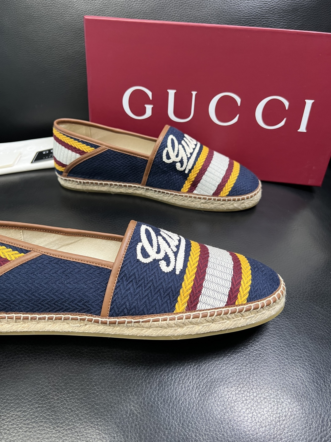 Gucci 高品质 顶级工艺品 古奇 专柜新款原厂配置，意大利进口牛皮面料，进口牛皮内里垫，透气舒适，鞋