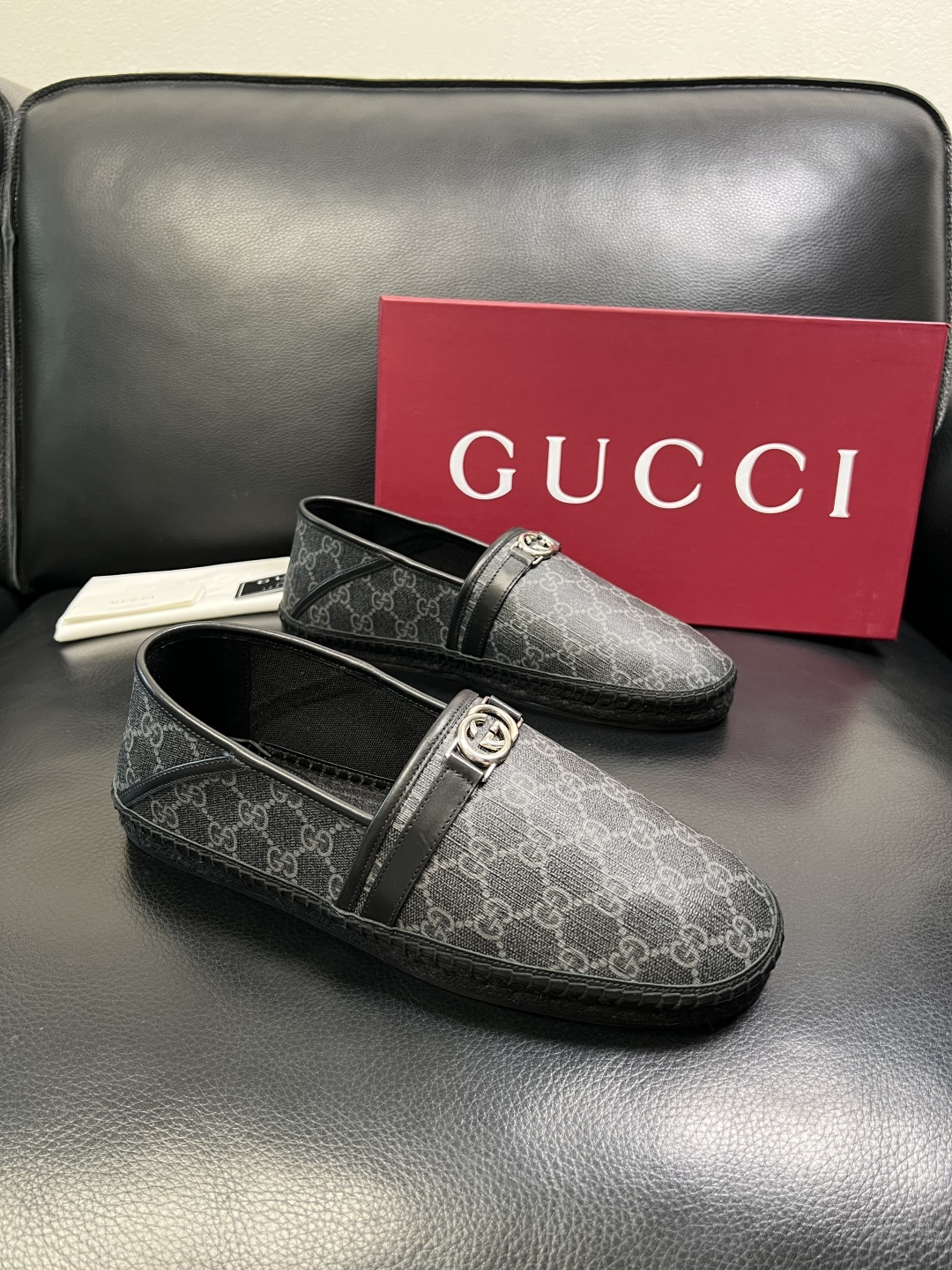 Gucci 高品质 顶级工艺品 古奇 专柜新款原厂配置，意大利进口牛皮面料，进口牛皮内里垫，透气舒适，鞋