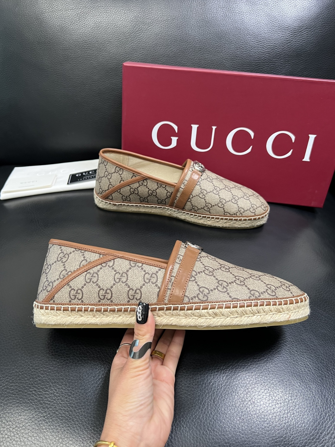 Gucci 高品质 顶级工艺品 古奇 专柜新款原厂配置，意大利进口牛皮面料，进口牛皮内里垫，透气舒适，鞋
