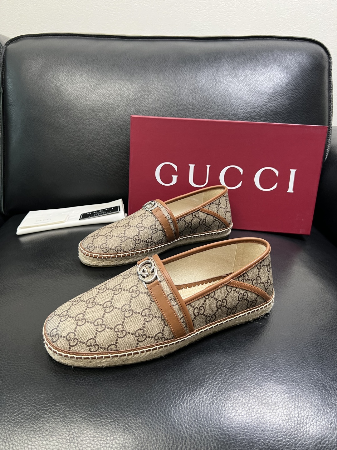 Gucci 高品质 顶级工艺品 古奇 专柜新款原厂配置，意大利进口牛皮面料，进口牛皮内里垫，透气舒适，鞋