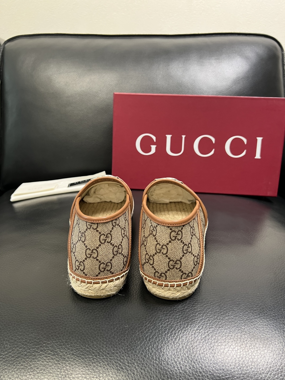 Gucci 高品质 顶级工艺品 古奇 专柜新款原厂配置，意大利进口牛皮面料，进口牛皮内里垫，透气舒适，鞋