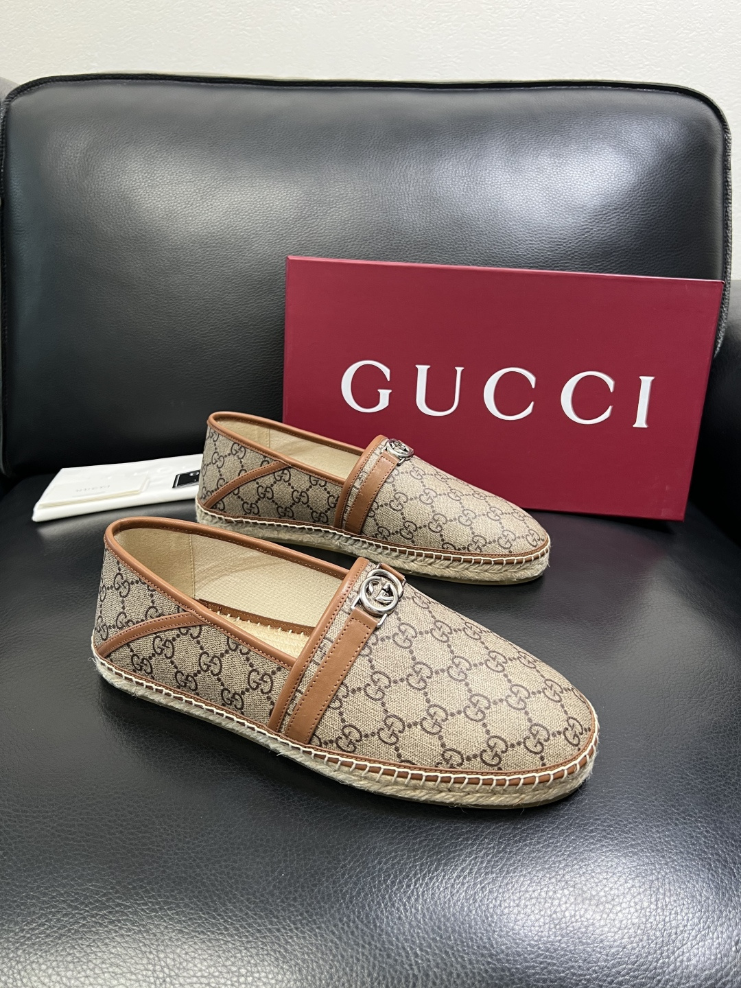Gucci 高品质 顶级工艺品 古奇 专柜新款原厂配置，意大利进口牛皮面料，进口牛皮内里垫，透气舒适，鞋