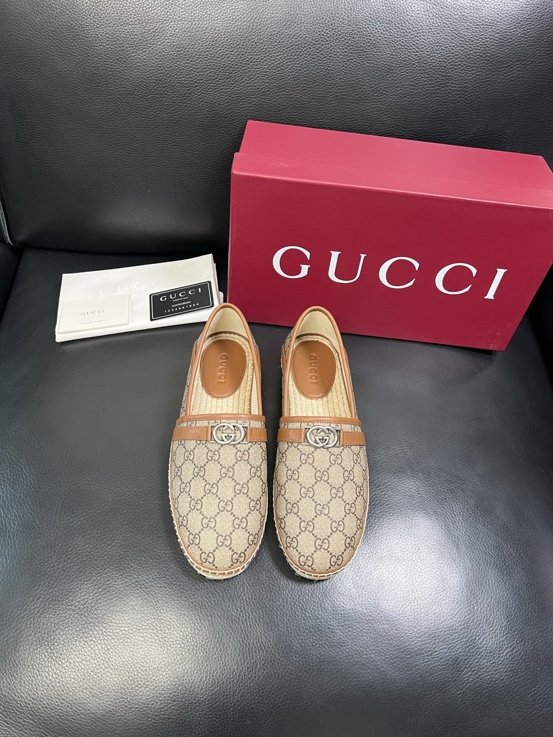 Gucci 高品质 顶级工艺品 古奇 专柜新款原厂配置，意大利进口牛皮面料，进口牛皮内里垫，透气舒适，鞋