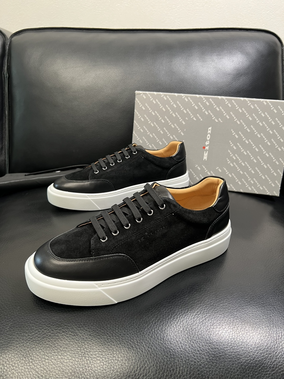 kiton 高品质 顶级工艺品，霍根 专柜同步，原厂配置意大利进口牛皮面料，进口牛皮内里垫，透气舒适，鞋