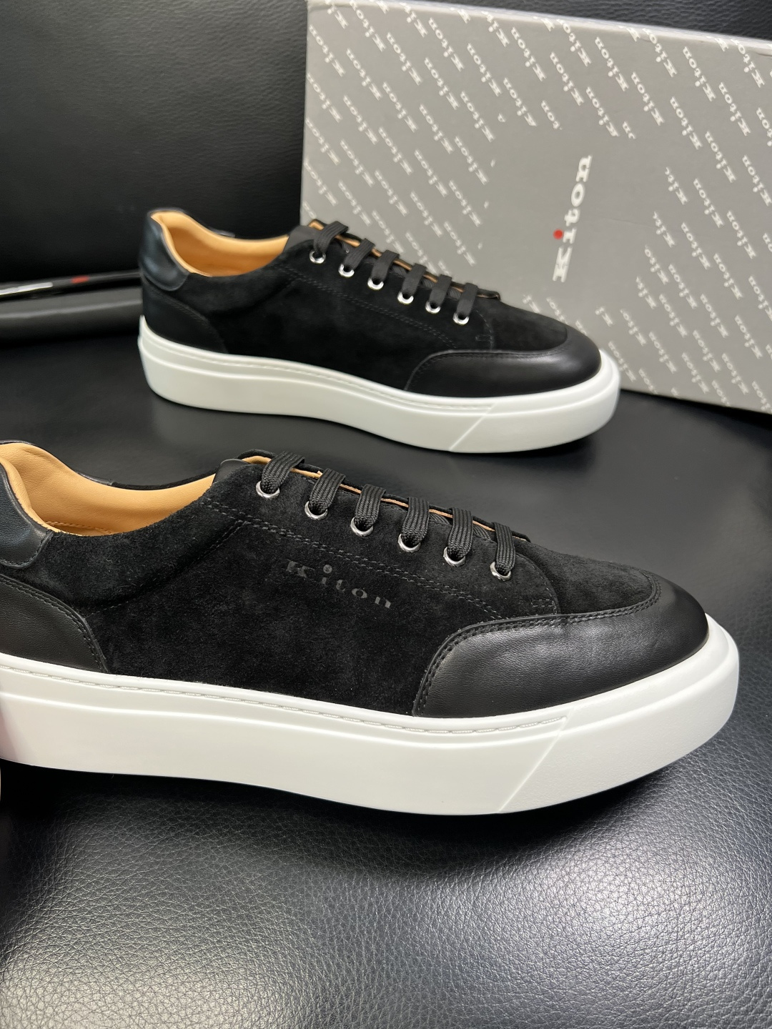 kiton 高品质 顶级工艺品，霍根 专柜同步，原厂配置意大利进口牛皮面料，进口牛皮内里垫，透气舒适，鞋