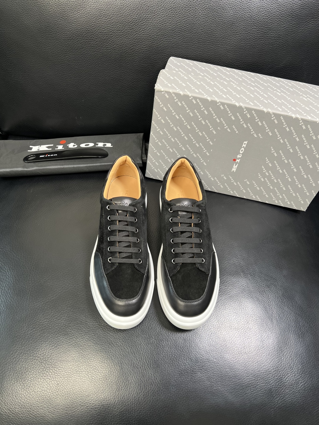 kiton 高品质 顶级工艺品，霍根 专柜同步，原厂配置意大利进口牛皮面料，进口牛皮内里垫，透气舒适，鞋