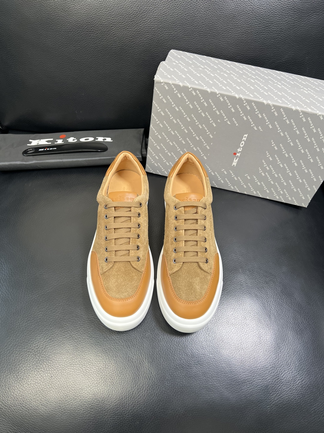 kiton 高品质 顶级工艺品，霍根 专柜同步，原厂配置意大利进口牛皮面料，进口牛皮内里垫，透气舒适，鞋