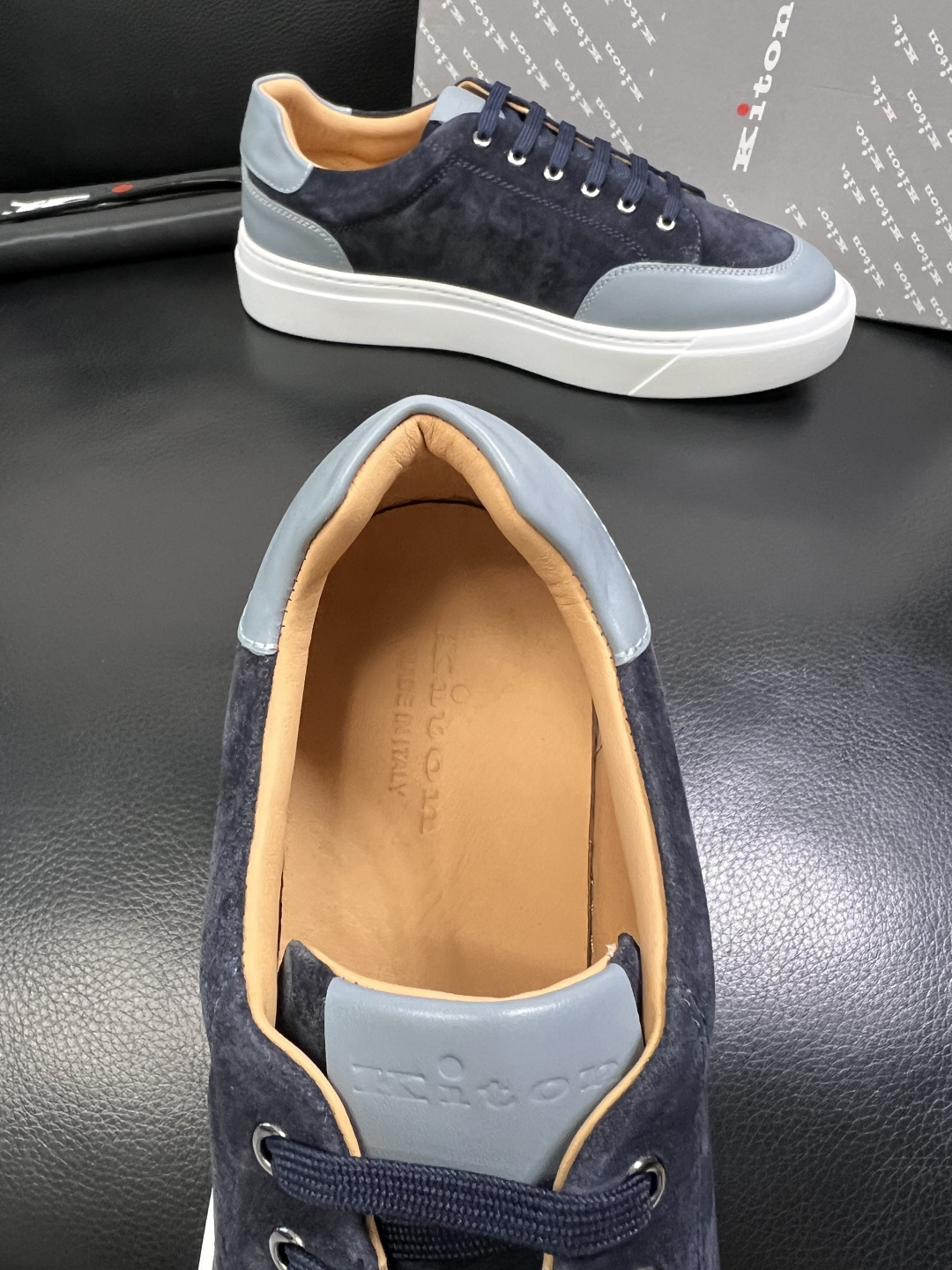 kiton 高品质 顶级工艺品，霍根 专柜同步，原厂配置意大利进口牛皮面料，进口牛皮内里垫，透气舒适，鞋