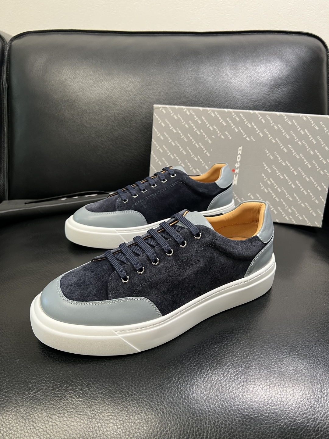 kiton 高品质 顶级工艺品，霍根 专柜同步，原厂配置意大利进口牛皮面料，进口牛皮内里垫，透气舒适，鞋