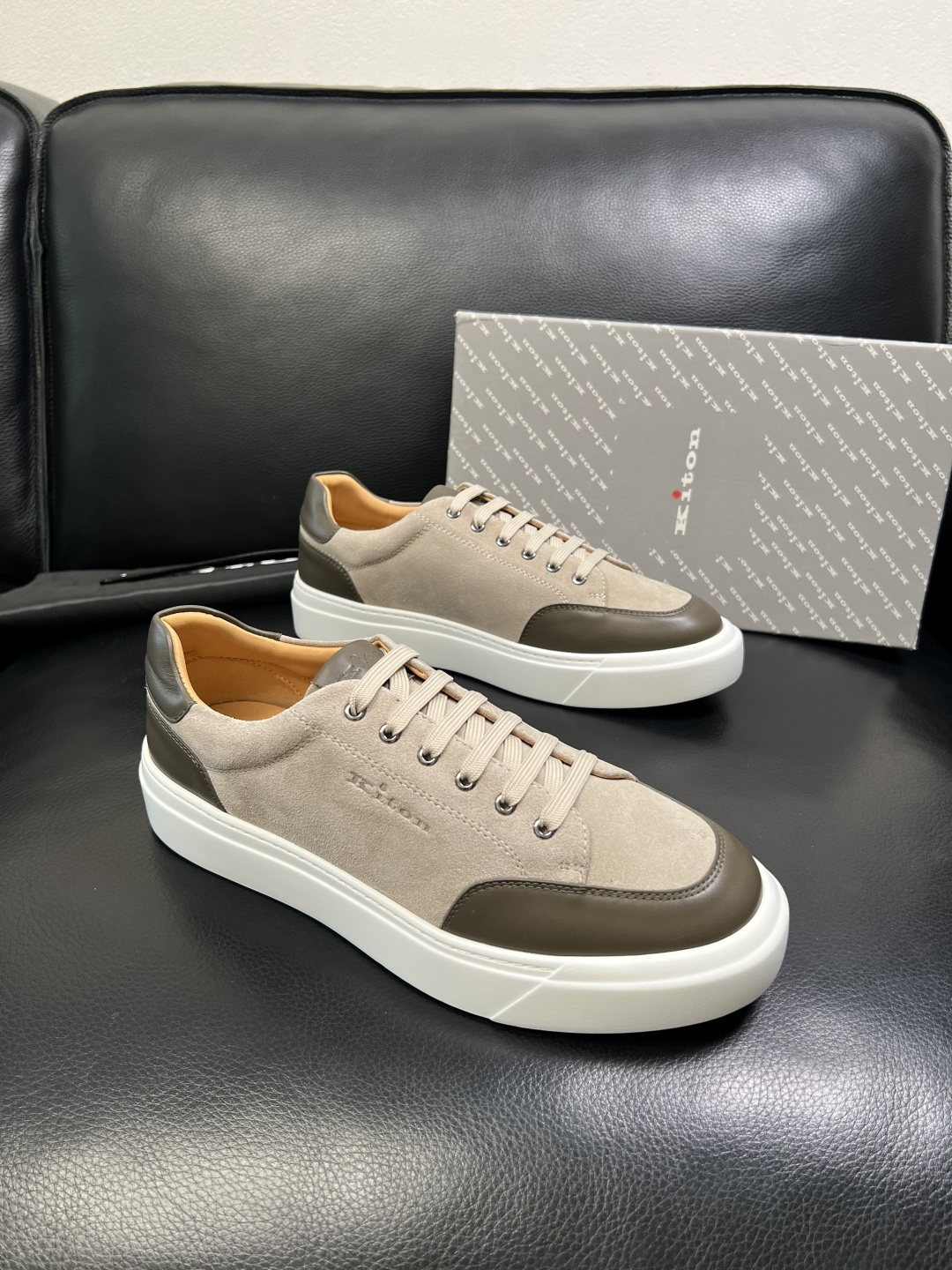 kiton 高品质 顶级工艺品，霍根 专柜同步，原厂配置意大利进口牛皮面料，进口牛皮内里垫，透气舒适，鞋