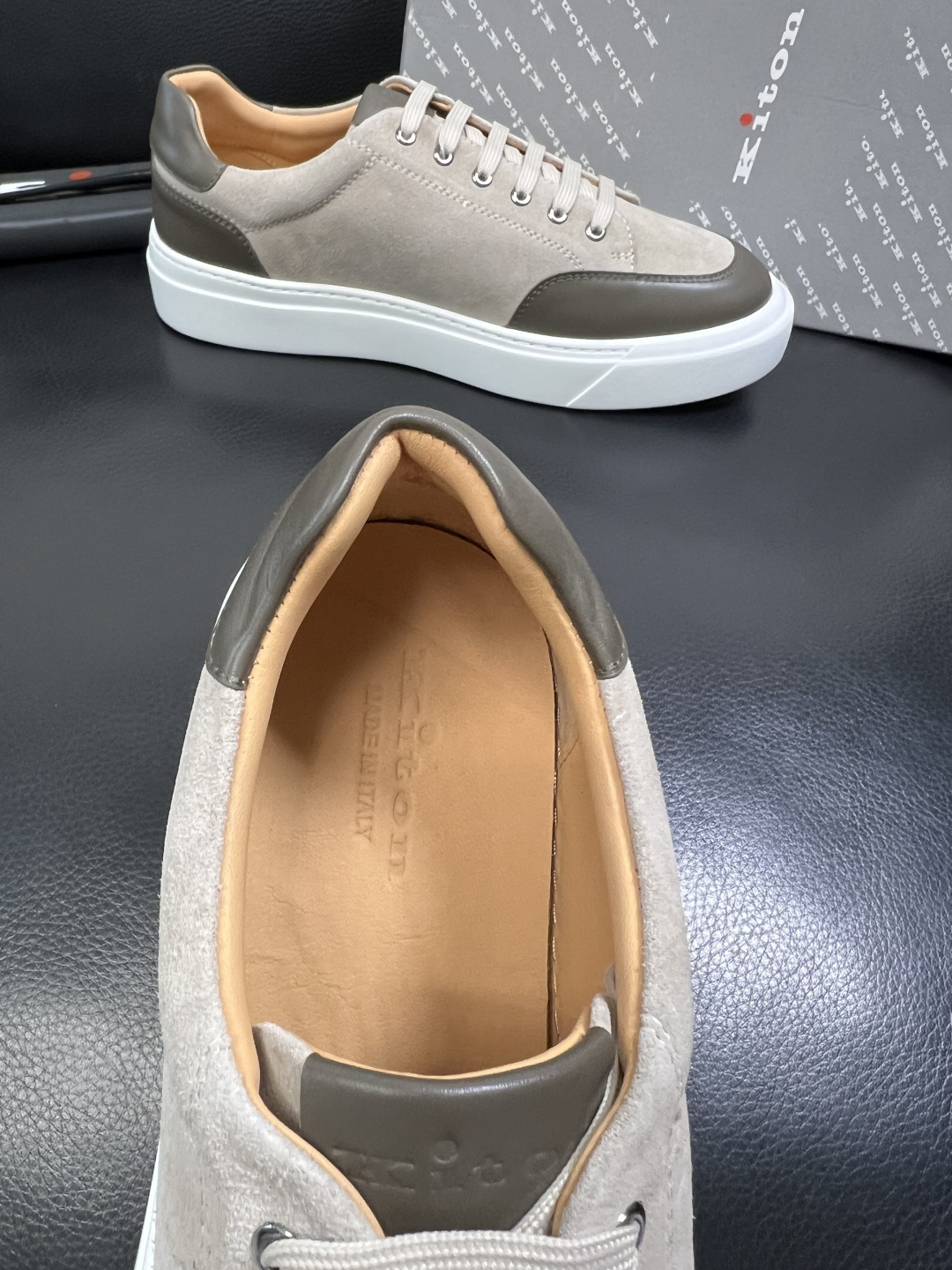 kiton 高品质 顶级工艺品，霍根 专柜同步，原厂配置意大利进口牛皮面料，进口牛皮内里垫，透气舒适，鞋