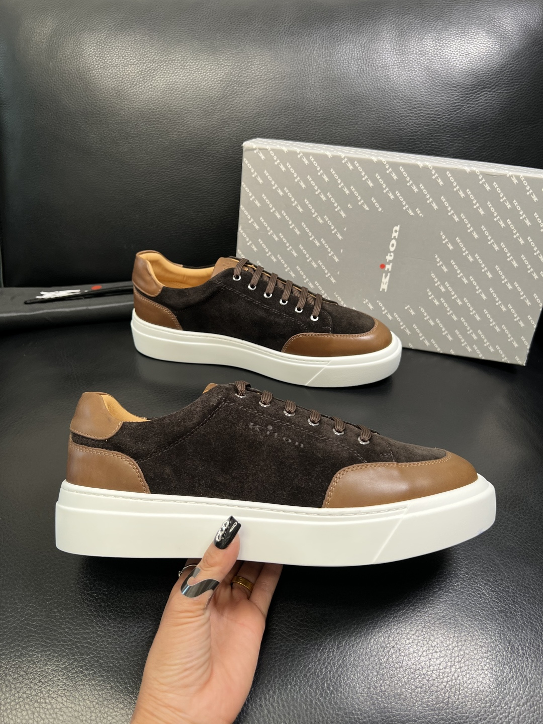 kiton 高品质 顶级工艺品，霍根 专柜同步，原厂配置意大利进口牛皮面料，进口牛皮内里垫，透气舒适，鞋