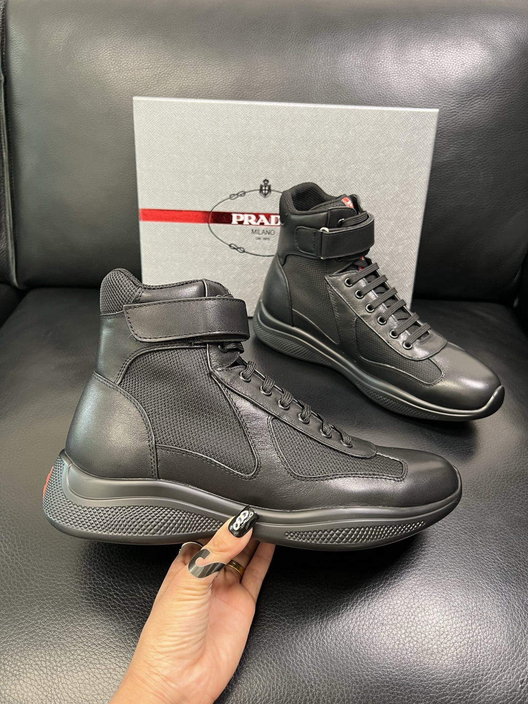 Prada 顶级工艺品，普拉达 专柜同步，靴子高帮原厂配置意大利进口牛皮拼布面料，进口牛皮内里垫，透气舒