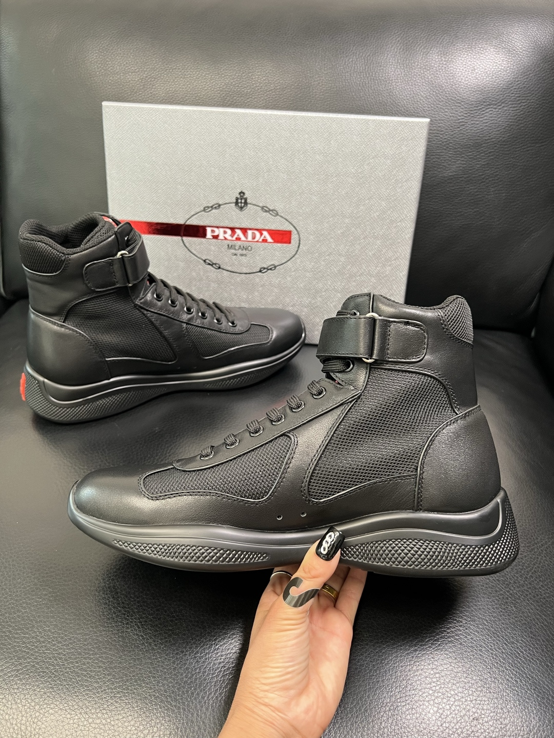 Prada 顶级工艺品，普拉达 专柜同步，靴子高帮原厂配置意大利进口牛皮拼布面料，进口牛皮内里垫，透气舒