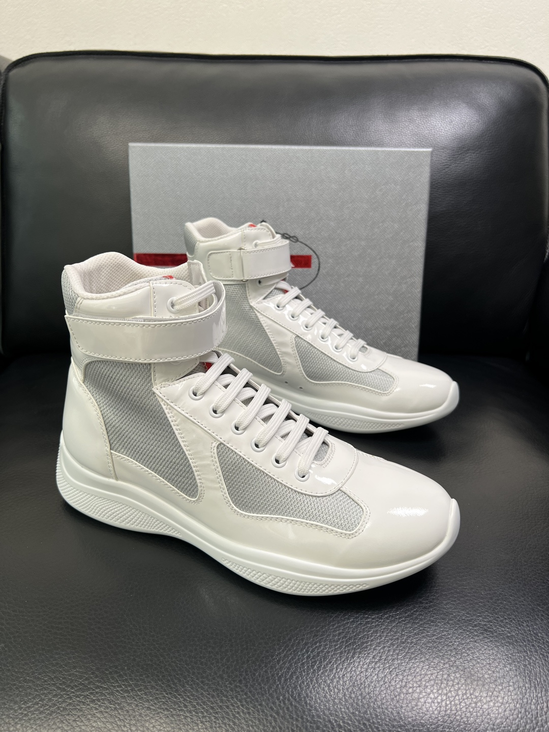 Prada 顶级工艺品，普拉达 专柜同步，靴子高帮原厂配置意大利进口牛皮拼布面料，进口牛皮内里垫，透气舒