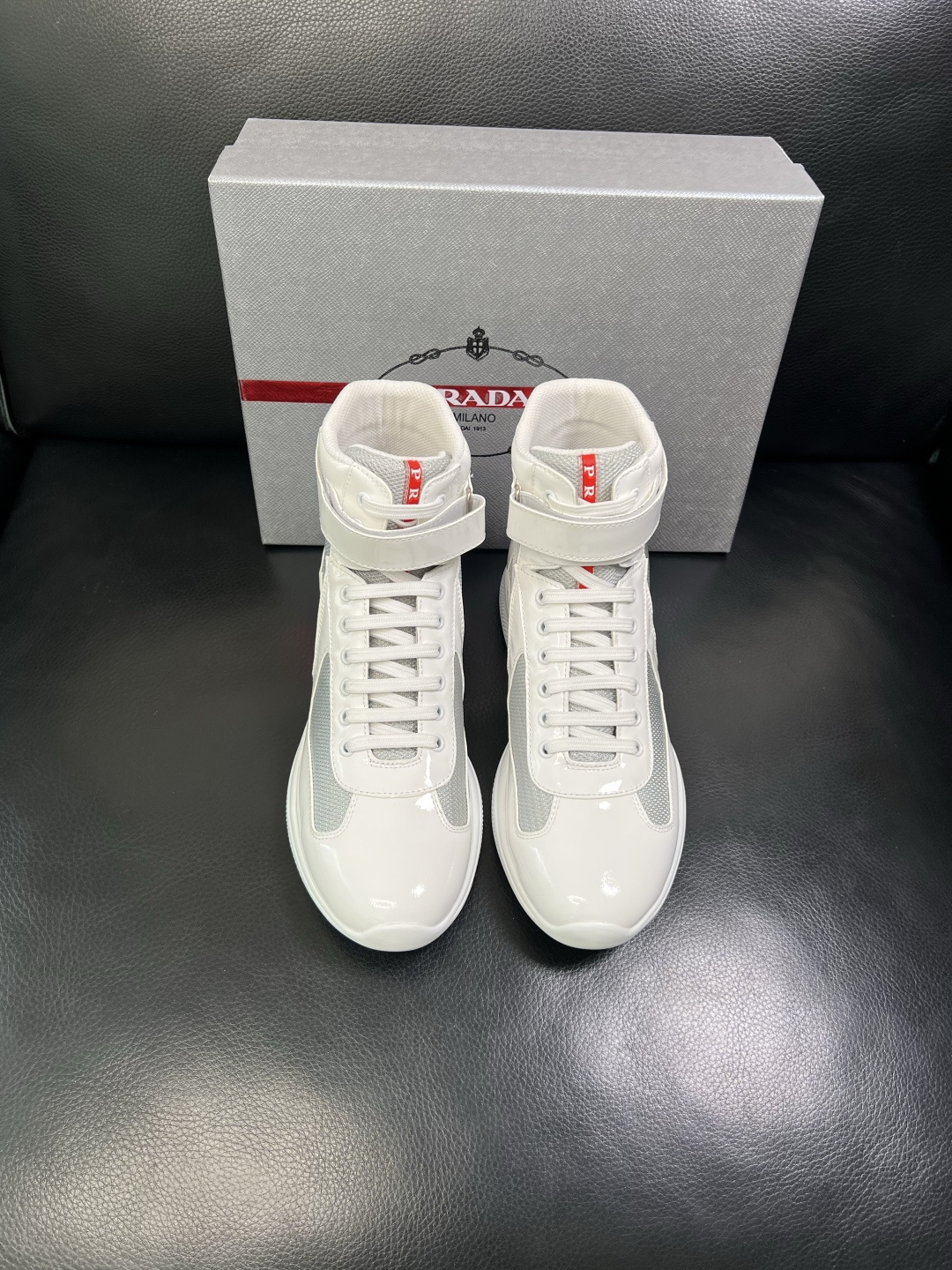 Prada 顶级工艺品，普拉达 专柜同步，靴子高帮原厂配置意大利进口牛皮拼布面料，进口牛皮内里垫，透气舒