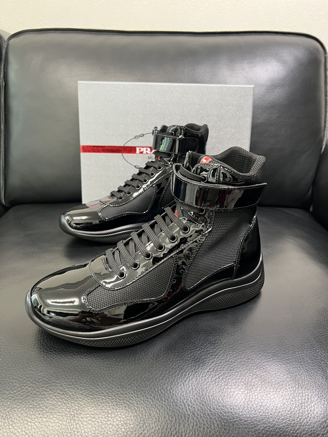 Prada 顶级工艺品，普拉达 专柜同步，靴子高帮原厂配置意大利进口牛皮拼布面料，进口牛皮内里垫，透气舒