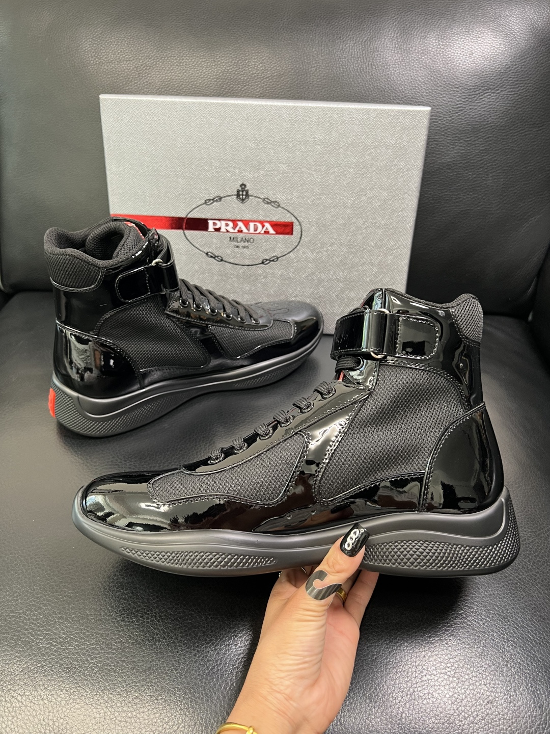 Prada 顶级工艺品，普拉达 专柜同步，靴子高帮原厂配置意大利进口牛皮拼布面料，进口牛皮内里垫，透气舒