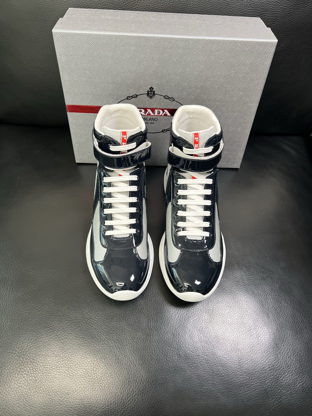 Prada 顶级工艺品，普拉达 专柜同步，靴子高帮原厂配置意大利进口牛皮拼布面料，进口牛皮内里垫，透气舒