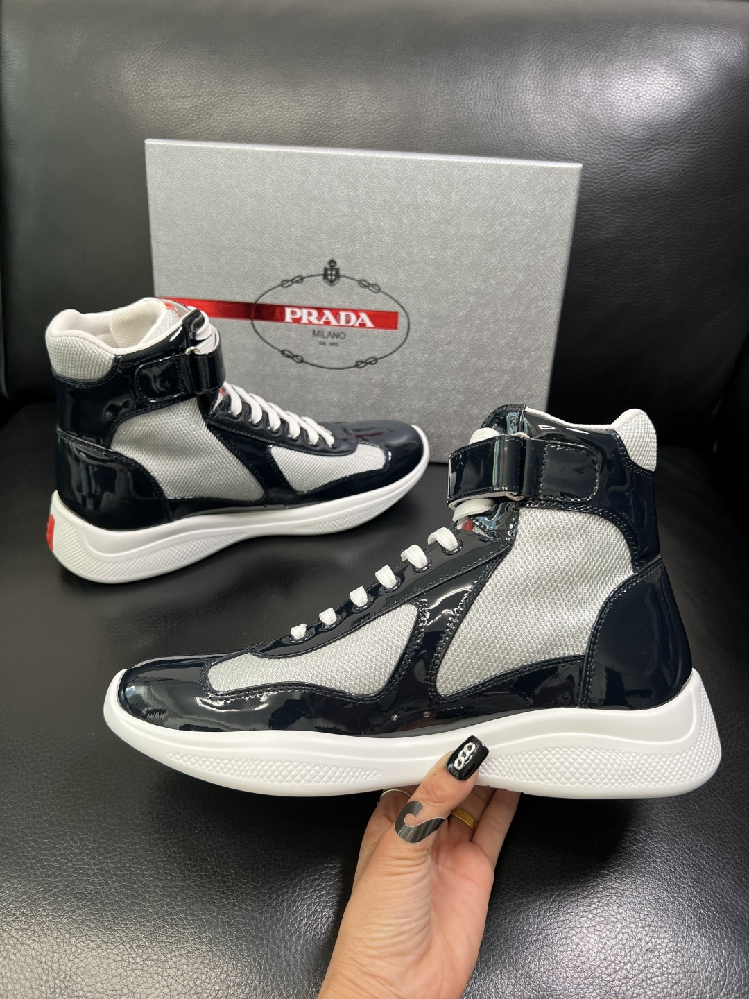 Prada 顶级工艺品，普拉达 专柜同步，靴子高帮原厂配置意大利进口牛皮拼布面料，进口牛皮内里垫，透气舒