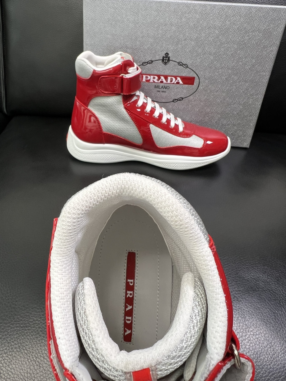 Prada 顶级工艺品，普拉达 专柜同步，靴子高帮原厂配置意大利进口牛皮拼布面料，进口牛皮内里垫，透气舒