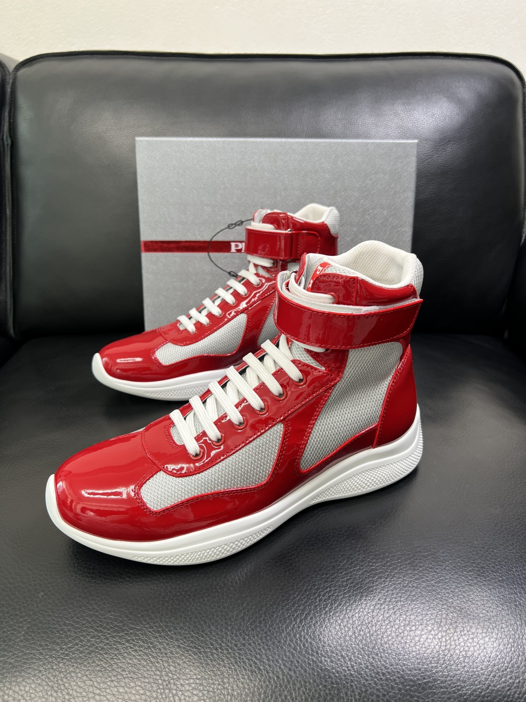 Prada 顶级工艺品，普拉达 专柜同步，靴子高帮原厂配置意大利进口牛皮拼布面料，进口牛皮内里垫，透气舒