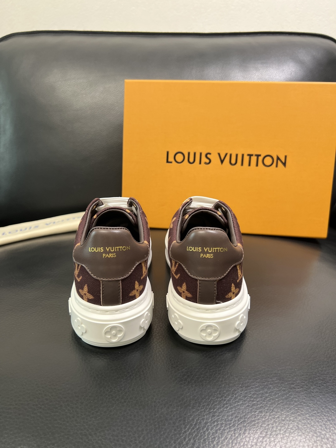 Lv 高品质 顶级工艺品 路易威登，运动板鞋专柜同步，鞋面意大利进口，高品质拼接缤纷色彩复杂工艺品，进口