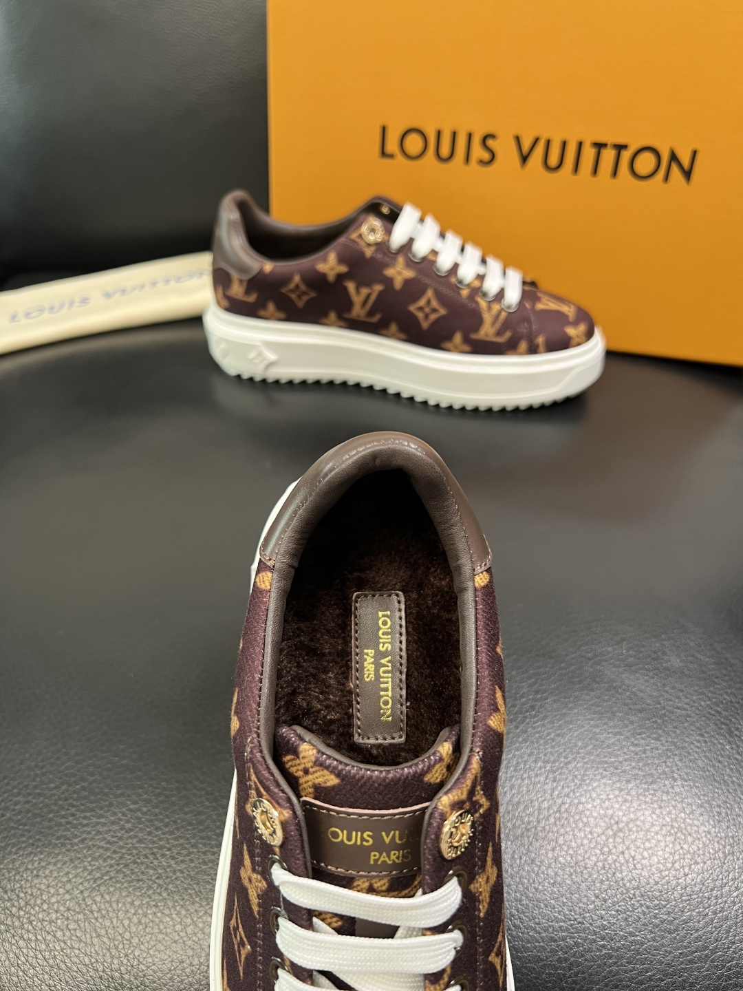 Lv 高品质 顶级工艺品 路易威登，运动板鞋专柜同步，鞋面意大利进口，高品质拼接缤纷色彩复杂工艺品，进口