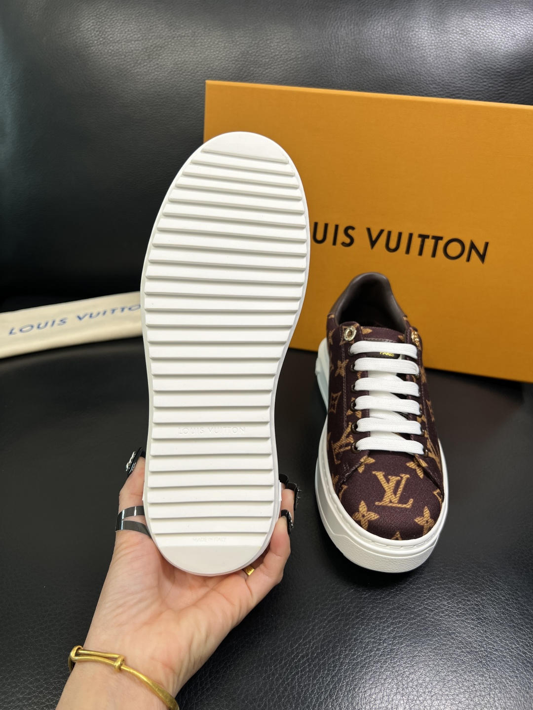 Lv 高品质 顶级工艺品 路易威登，运动板鞋专柜同步，鞋面意大利进口，高品质拼接缤纷色彩复杂工艺品，进口