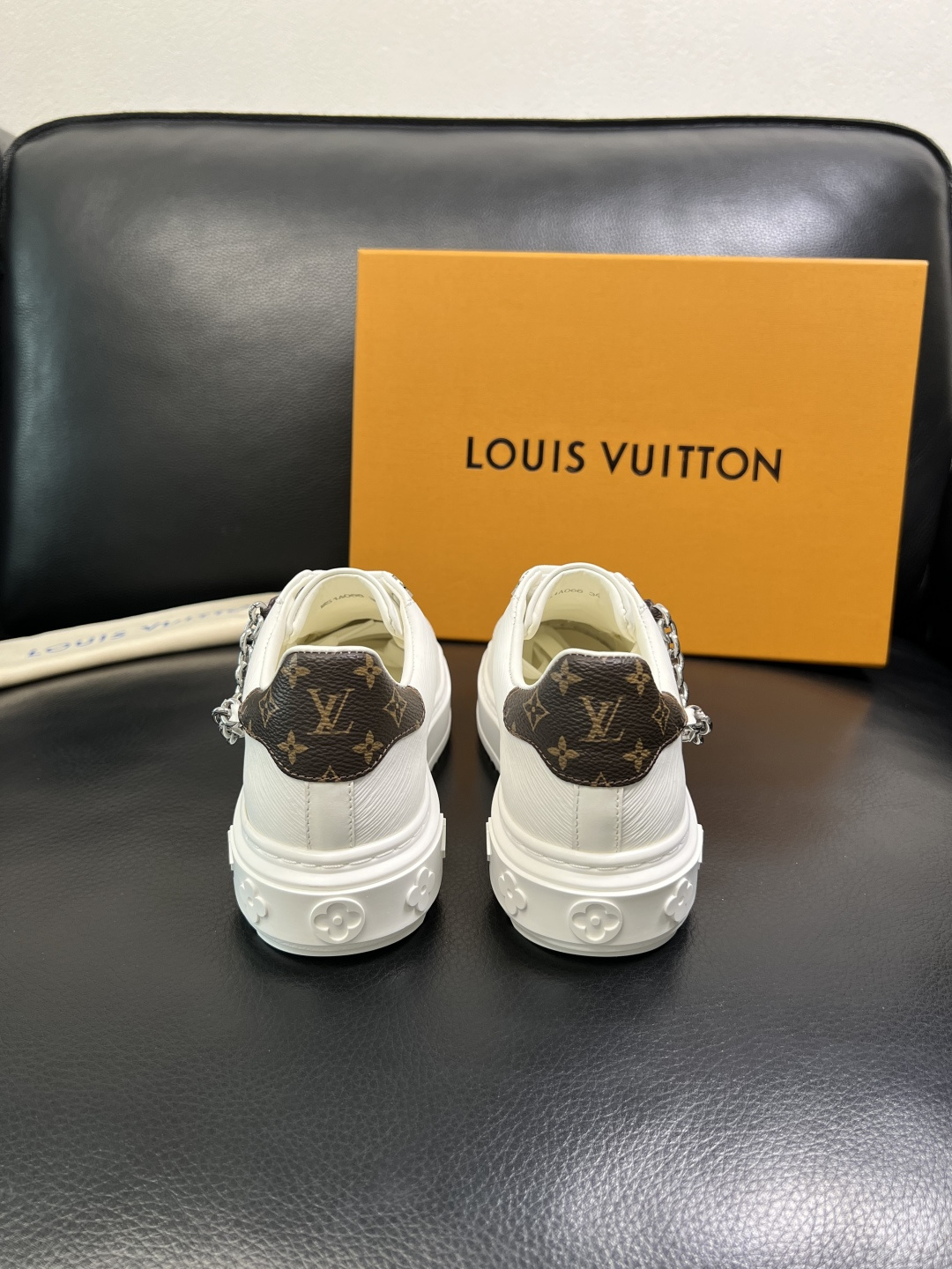 Lv 高品质 顶级工艺品 路易威登，运动板鞋专柜同步，鞋面意大利进口，高品质拼接缤纷色彩复杂工艺品，进口